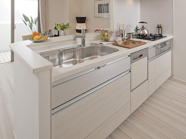 Kitchen.  [kitchen] Working space of the kitchen spread with Gun, It has adopted a clear worktop. Also, Adopt a kitchen panel of antibacterial specification in front of the stove. You can clean easy just wipe a quick. You can clean hold at any time the kitchen wall.  ※ In the apartment gallery, Kitchen facilities can be confirmed. (The room is different from the one of this sale)