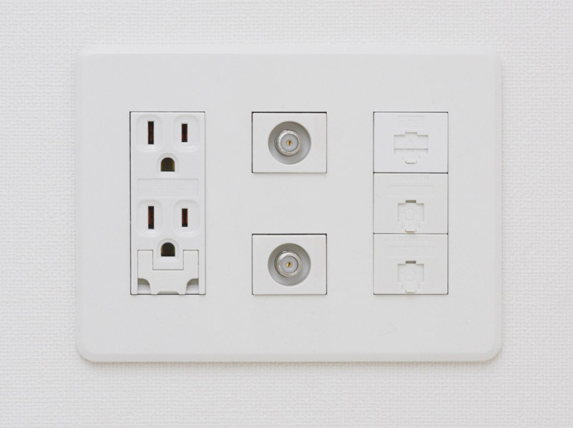 Building structure.  [Multi-media outlet] BS ・ CS110 ° broadcasting, Installing a cable TV-enabled multi-media outlet to all the living room. You can enjoy the feel of the Internet and television in all of the living room. (Same specifications)