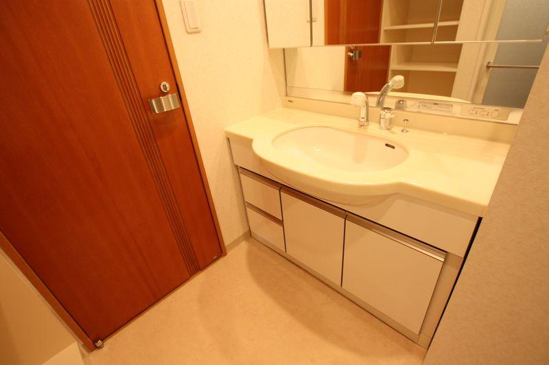Wash basin, toilet