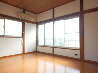 Living and room. Renovation want and the floor of the West 7.5 Pledge Western-style from the carpet to the flooring