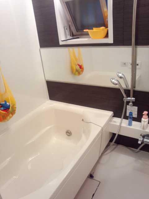 Bathroom. Indoor (11 May 2013) Shooting