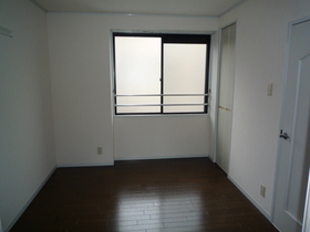 Living and room. North of the Western-style.