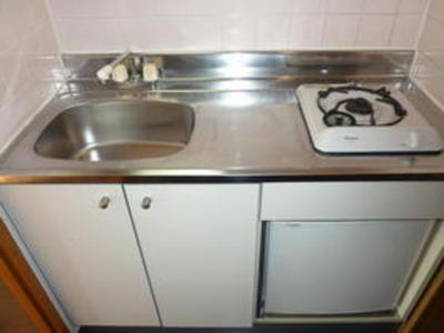 Kitchen. Gasukitchin (1-neck) kitchen space a little wider