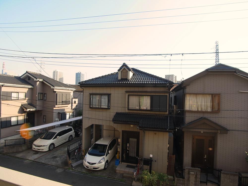 View photos from the dwelling unit. View from the site (November 2013) Shooting