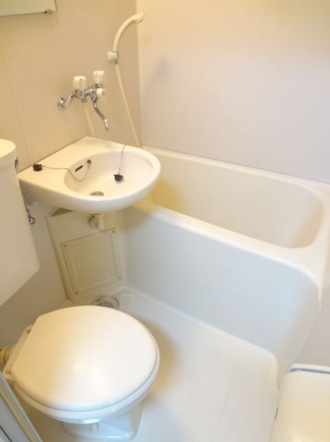 Bath. This unit bus with cleanliness