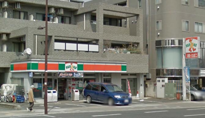 Convenience store. 100m until Thanksgiving (convenience store)