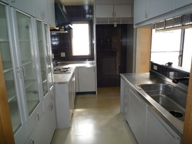 Kitchen. 3-neck gas system Kitchen