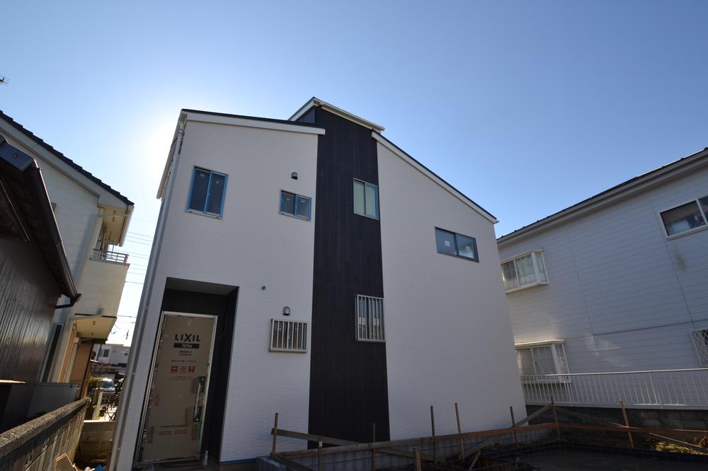 Local appearance photo. Building imposing completed. We have held a weekend local sneak preview. If you have any preview hope weekdays, Guests to a reservation if you can smooth guidance.