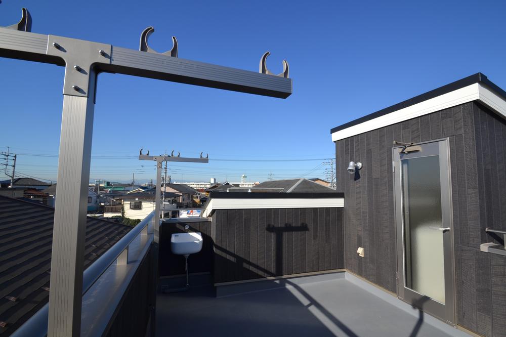 Balcony. Full of sense of openness spacious Sky balcony