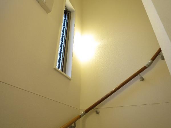 Same specifications photos (Other introspection). And go up a ton tapping stairs