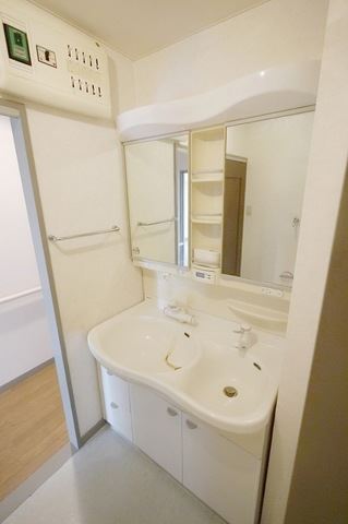 Washroom. It is a big mirror.