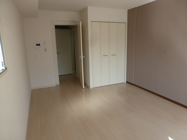 Living and room. Stylish accent cross specification