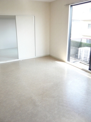 Living and room. Other Room No. reference photograph