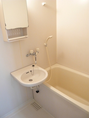 Washroom. Other Room No. (No. 102 room) reference photograph