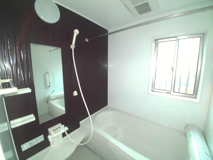 Bathroom. Was building completed. Such as the actual image from per yang, We have to wait all the time so you can see directly.