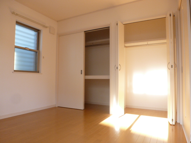 Receipt. ☆ Large closet with a storage capacity ☆