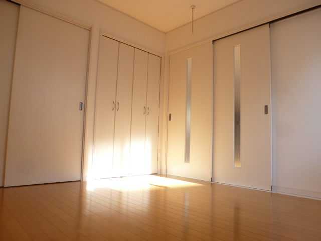 Other room space. ☆ Transformed into about 20 Pledge of studio if open the door ☆