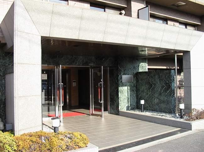 Entrance. Common areas