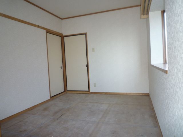 Living and room. Japanese-style room to settle