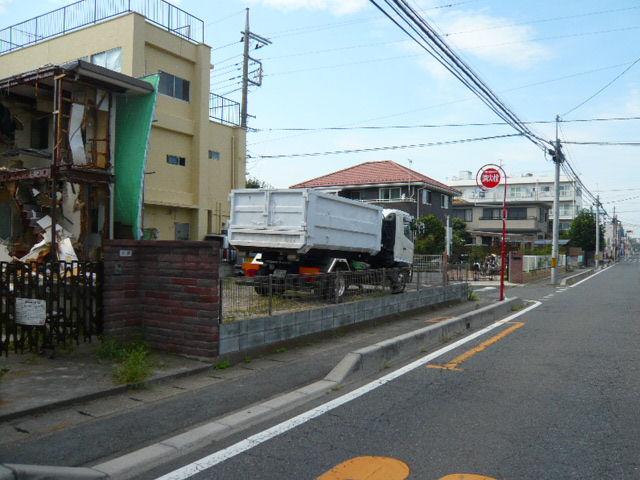 Local photos, including front road. 8 / 30 Shooting