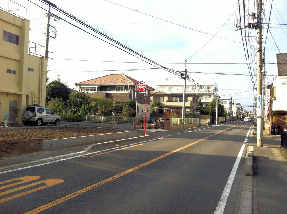 Local photos, including front road. 9 / 30 shooting