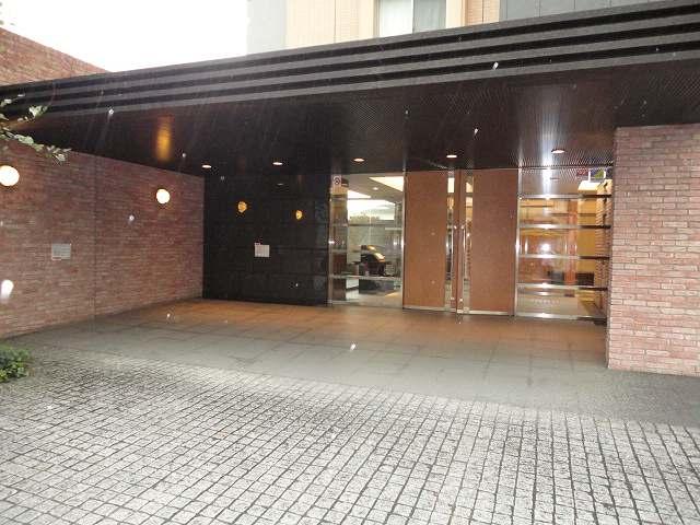 Entrance. Common areas