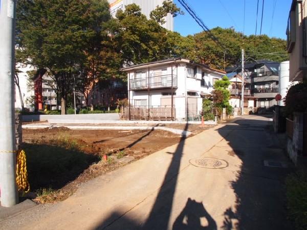 Local photos, including front road. Shooting from the southeast side.