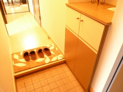 Entrance. ※ 103, Room model Room held at the reference photo