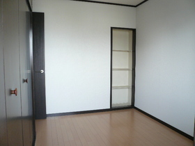 Living and room. 4.2 Pledge of Western-style