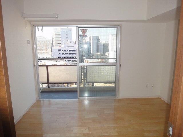 Non-living room. ◆ West Western-style