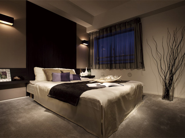 Interior.  [bedroom] Adopt a convenient walk-in closet in the bedroom of calm some space. (Model Room A type)