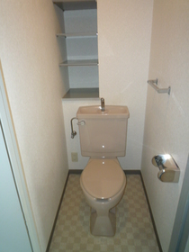 Toilet. bus ・ It is another toilet