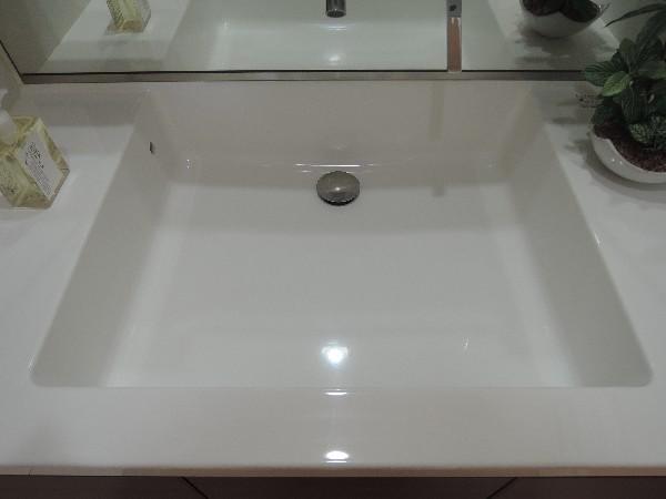 Wash basin, toilet