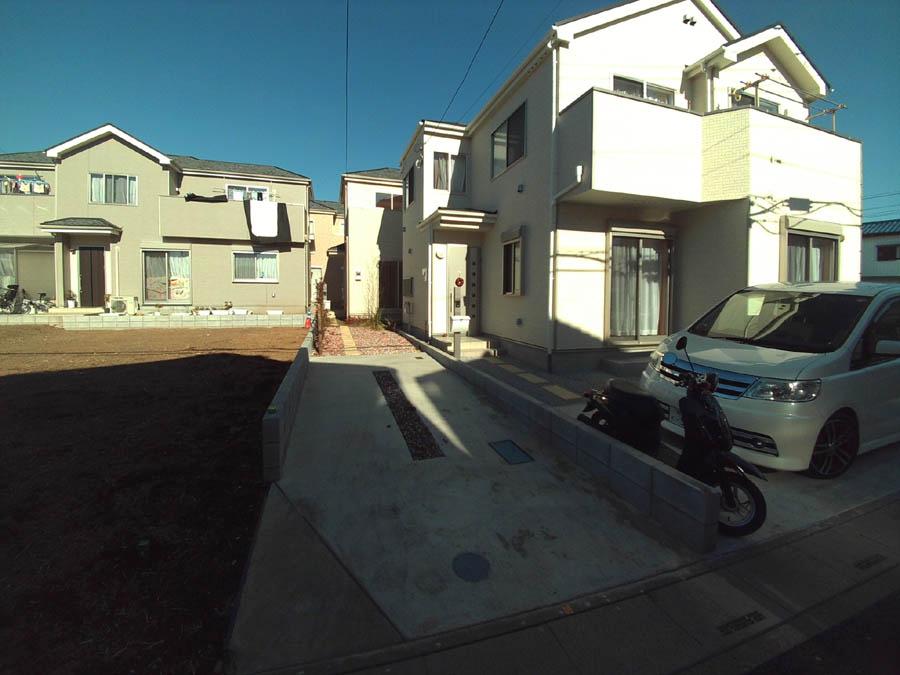 Local photos, including front road. Was building completed. Such as the actual image from per yang, We have to wait all the time so you can see directly. 