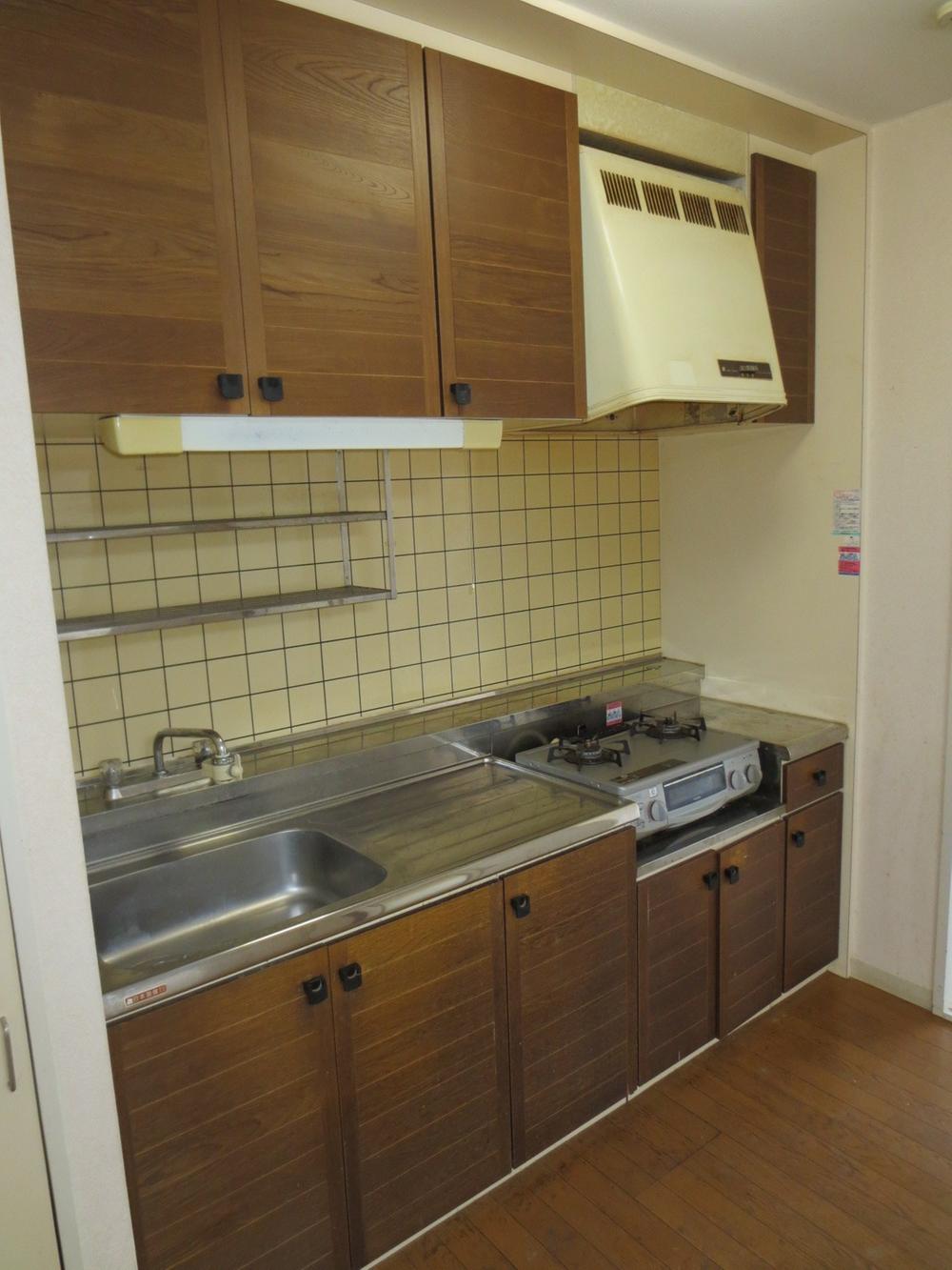 Kitchen. Room (May 2013) Shooting