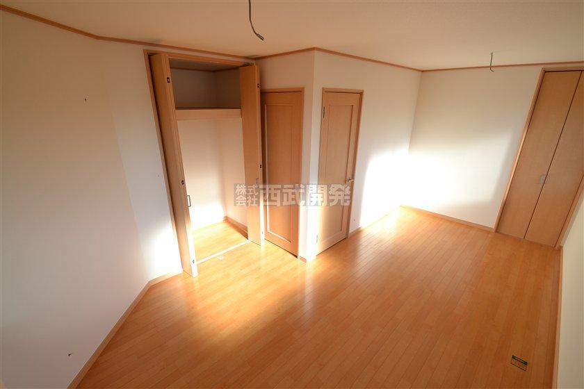 Non-living room. Indoor (11 May 2012) shooting