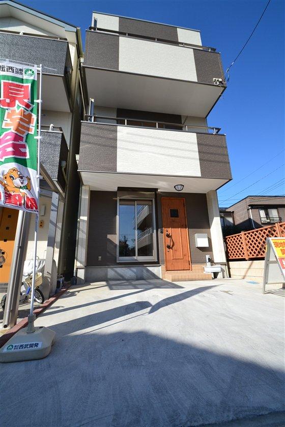 Local appearance photo. Local (12 May 2013) Shooting