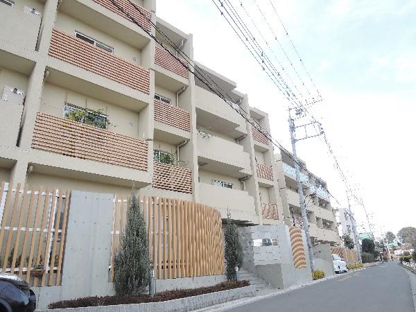 Local appearance photo. It is no darkness you want fancy exterior.