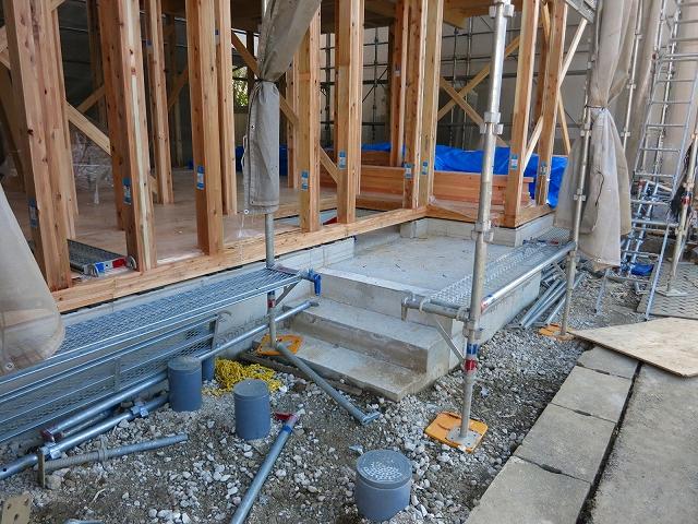 Local appearance photo. Local (12 May 2013) Shooting