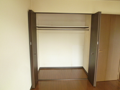 Living and room. closet