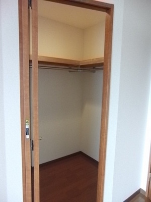 Receipt. Popular walk-in closet