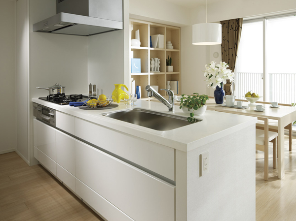 Kitchen.  [ease of use ・ Peace of mind ・ Kitchen with an emphasis on care] Full open counter type of kitchen without a shelf at the top. living ・ Relax family and communication increases also easy to open feeling to take in the dining (except for some dwelling unit). In addition to this, Quiet large sink to reduce the water splashing sound (except for some dwelling unit) Ya, "Blum" manufactured by Bull motion with sliding cabinet, Cleaning is also easy to rectification Backed range hood, etc., We select a wide range of equipment. (Model Room: Superior S-70O type)