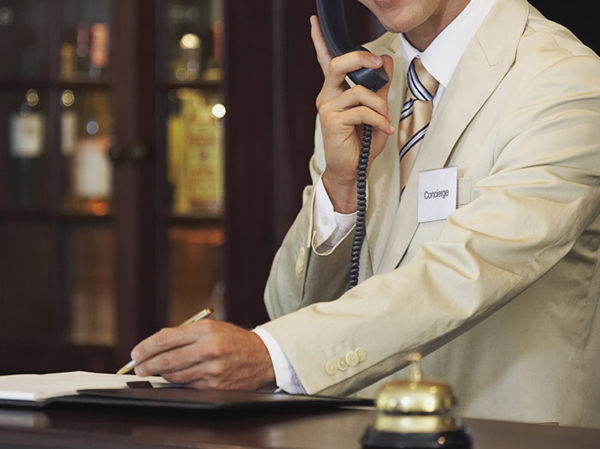 Shared facilities.  [A more comfortable living with concierge service] The concierge services by expert staff, To support good community formation. Attentive service that people support the people, In caring, Brings a vibrant and peace of mind to live. (Reference photograph)