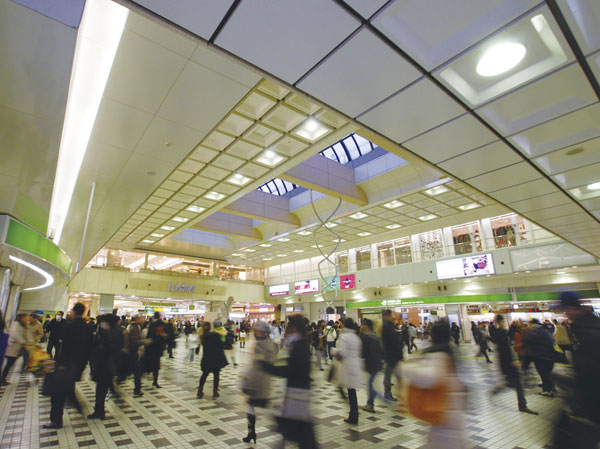 Surrounding environment. Omiya Station Kanto leading terminal station. The campus "ecute" also. You can conveniently use.
