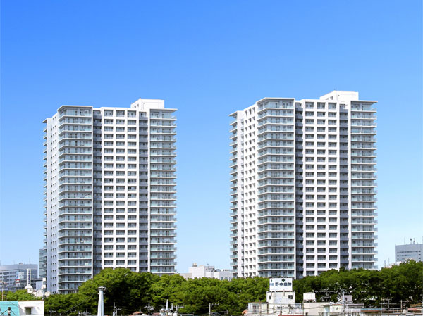 Buildings and facilities. And Forest Tower was on the verge of the Grand Garden and Hikawa approach, All 941 House of the twin towers consisting of Sky Tower. 30-storey ・ Scale rich building is imposing completion of height 107.65m. Shared facilities, Each dwelling unit, You can check view, and more at the real thing. (Appearance completed photo)
