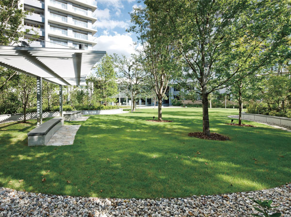 Buildings and facilities. Boasting a size of 3200 sq m more than "Grand Garden". Aqua Garden in the park of the stroll garden, Flower Garden, Flower bowl, bench, Placement, etc. Bagora. It is also noted this garden is the private garden of the residents-only that was protected by auto-lock. (Grand Garden photo)