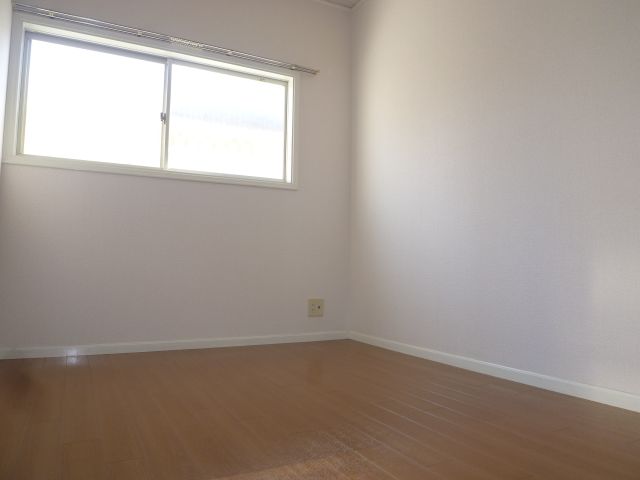 Living and room. Just say Western-style in the bedroom