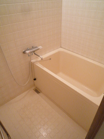 Bath. Easy-to-use 1-point unit bus.