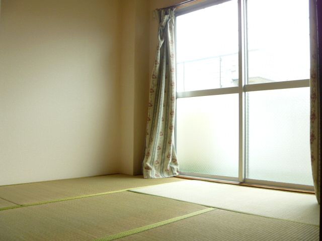 Living and room. I am happy a day good! 