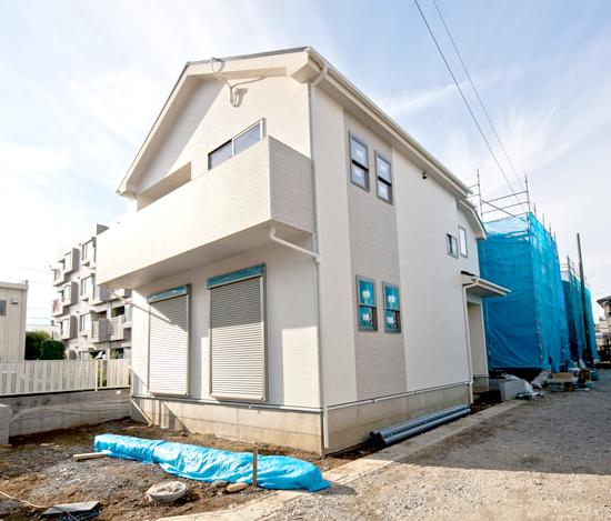 Local appearance photo. 1 Building